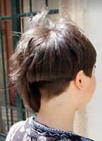 cieniowane fryzury krótkie - uczesanie damskie z włosów krótkich cieniowanych zdjęcie numer 145B